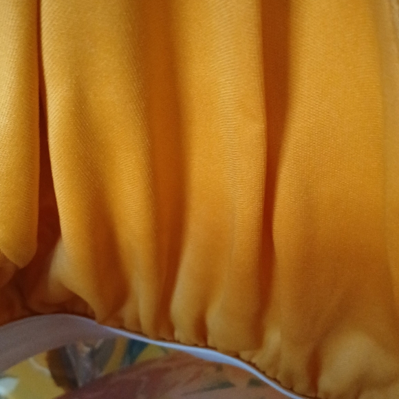 Nicole Miller Floral Yellow Maxi Dress. Size 8. Has Pockets & Built In Bra. - Picture 4 of 5